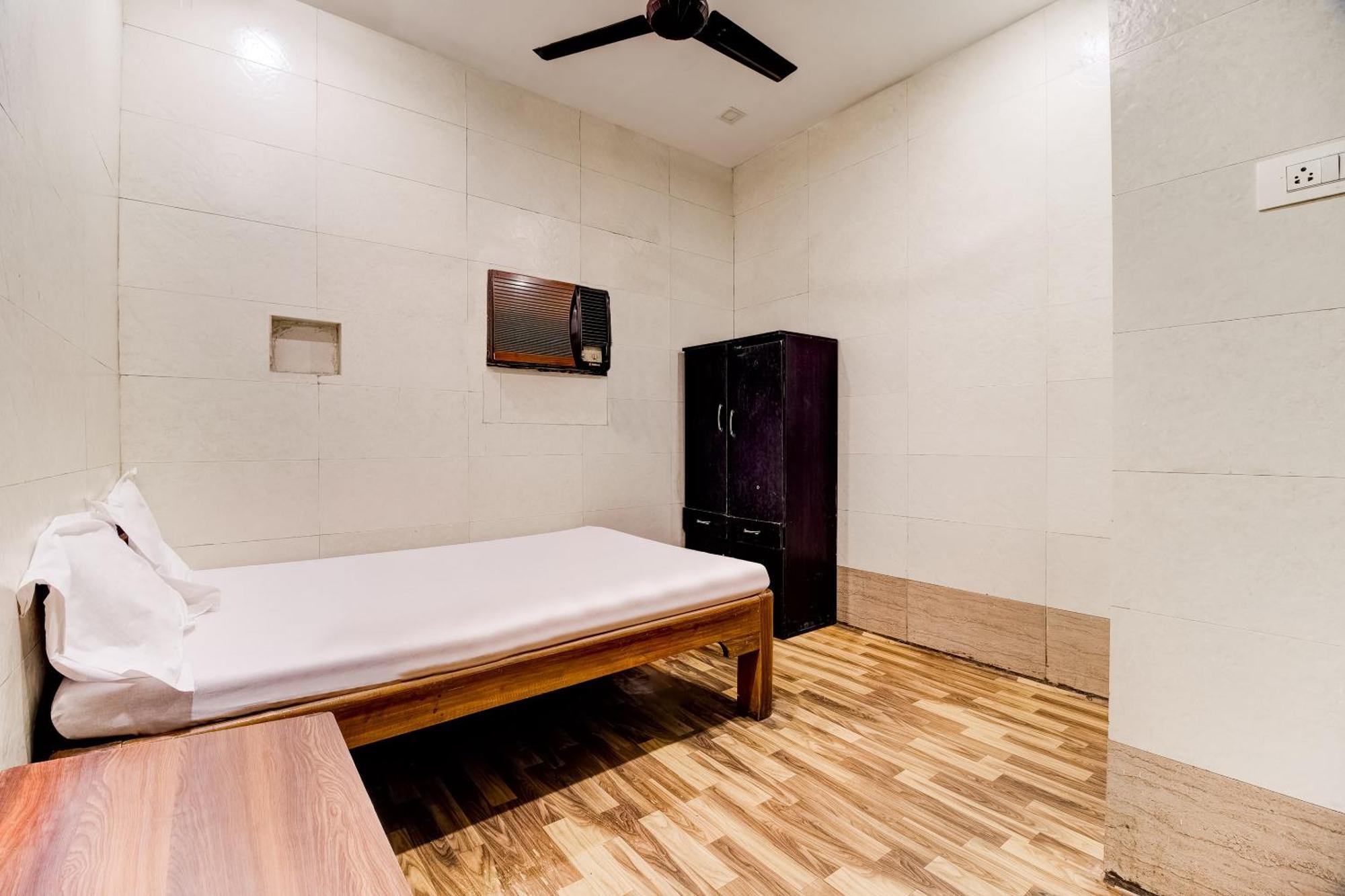 Hotel O Sargam Lodging And Boarding Ulhasnagar Exterior photo